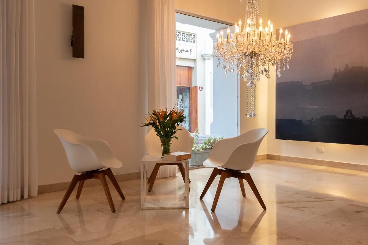 Hotel Delirio